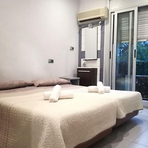 Habitación Básica con 2 Camas Individuales